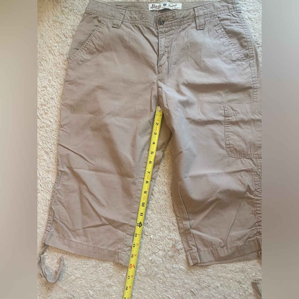 5/$20 Capri cargo pants - Picture 4 of 7
